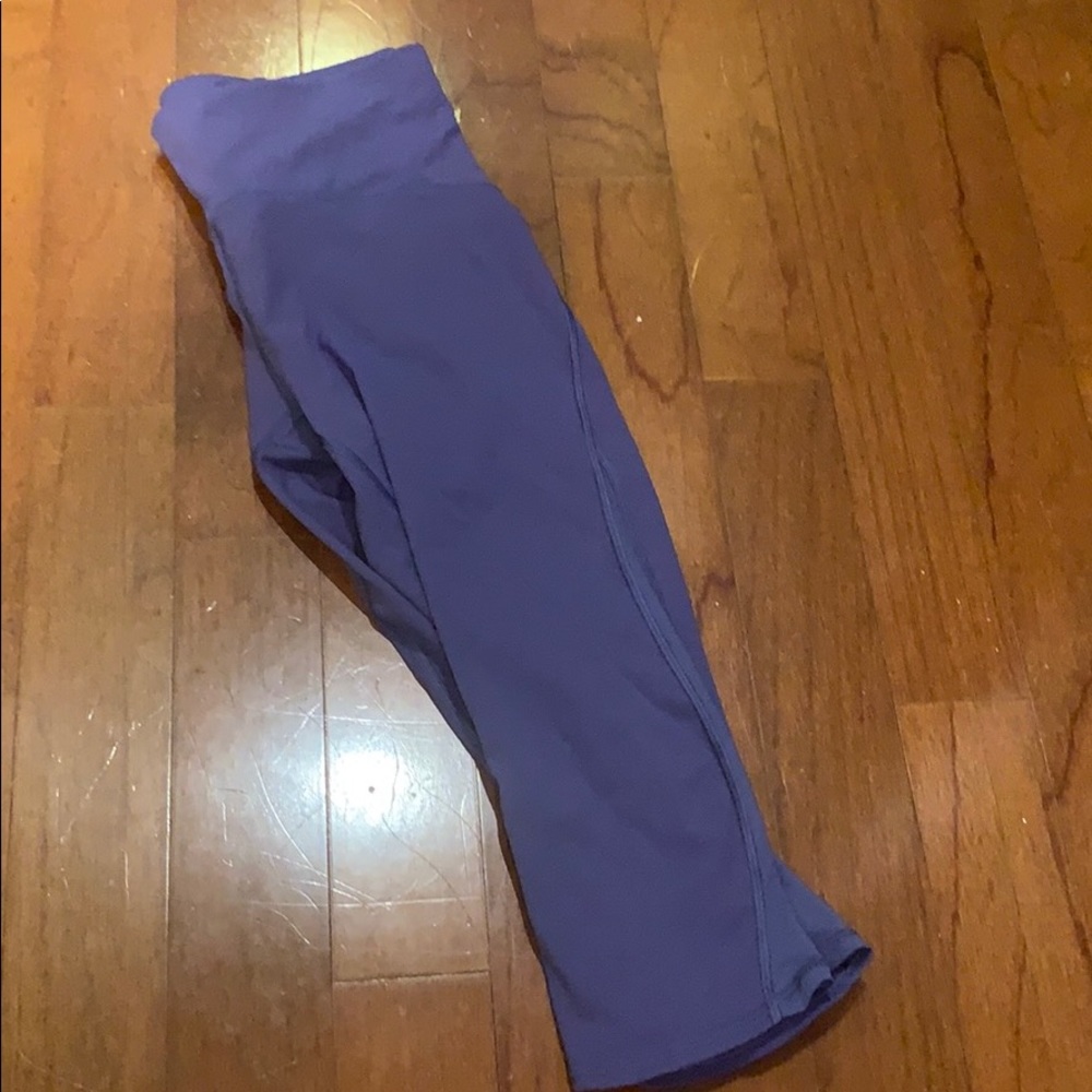 Lululemon crops - Picture 2 of 5